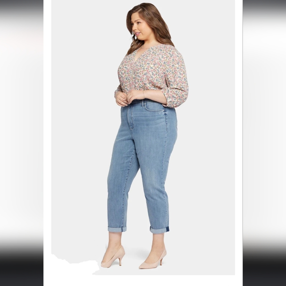 NWT NYDJ Margot Girlfriend Jeans With Roll Cuffs. - Picture 4 of 9
